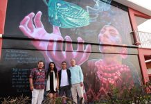 Poeta y artista Raúl Gibrán lleva bello arte a las escuelas en Puerto Vallarta