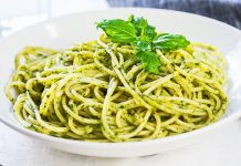 Prepara el tradicional espagueti verde.